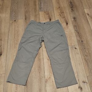 Patagonia Men's Cargo Pants in Army Green